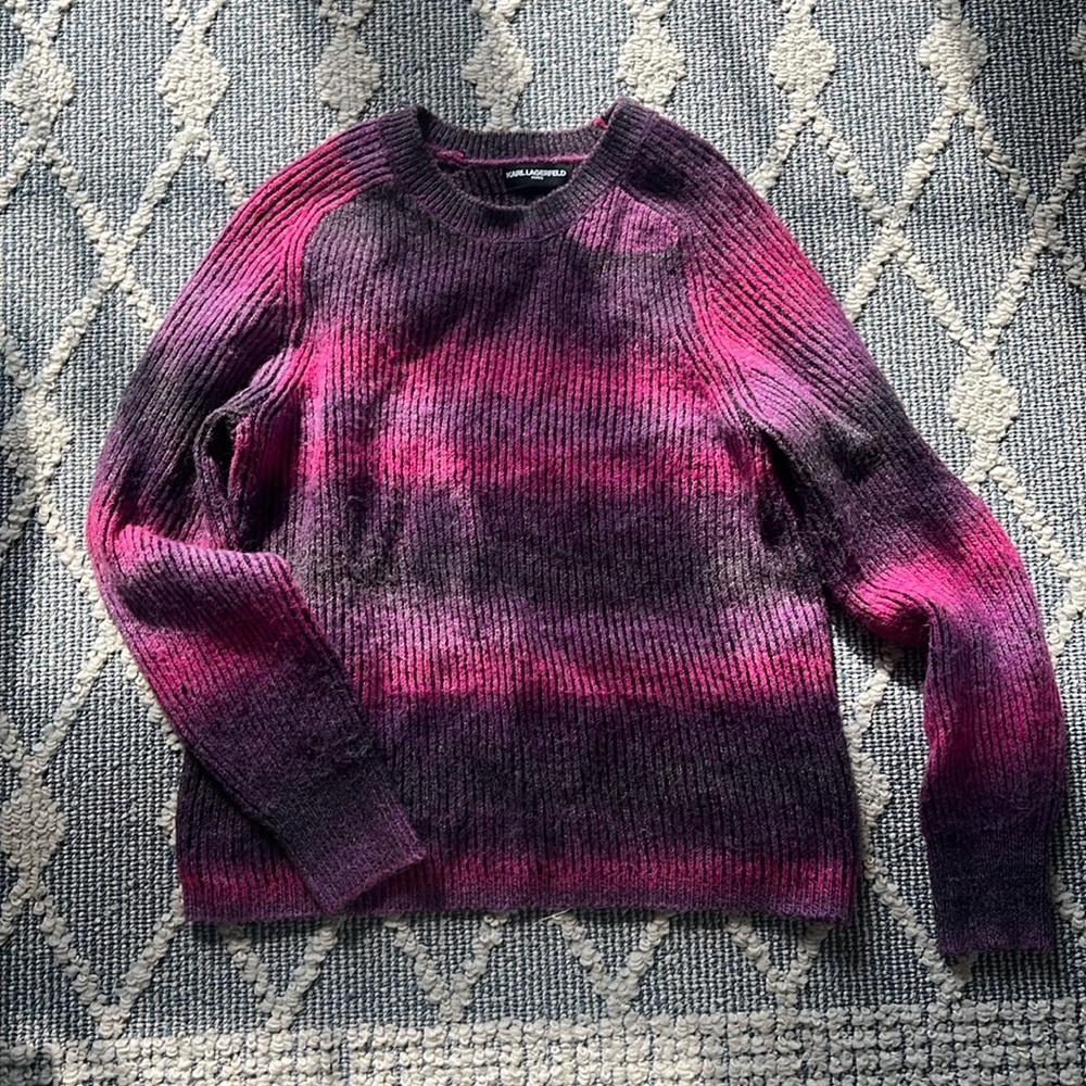 Karl lagerfield Paris adorable sweater